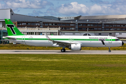 686e83c3fea3bf2502cd1081 Transavia A321N PH YHD Retro Livery July 9 2025 (1).jpg