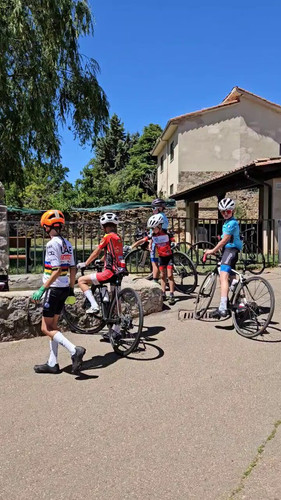 8pGHFskM 0yrv4LK.jpg