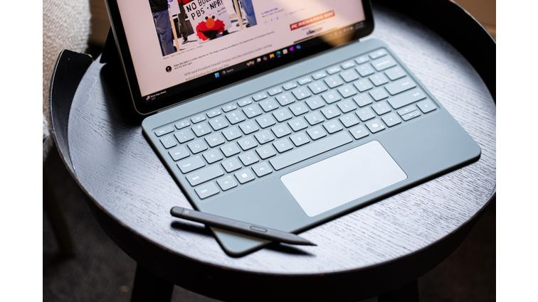 None I like how sturdy this flat keyboard feels.