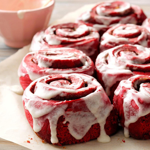 Red Velvet Cinnamon Rolls EXPS CWFM19 202527 E10 25 3b.jpg