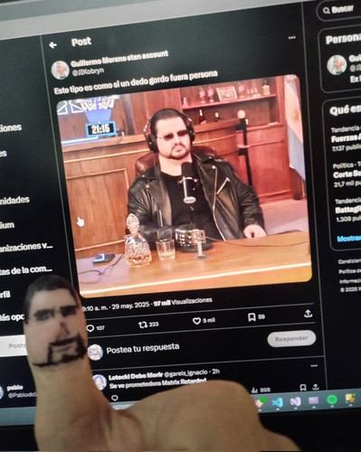 GsIN2VEWgAAVyf7.jpg