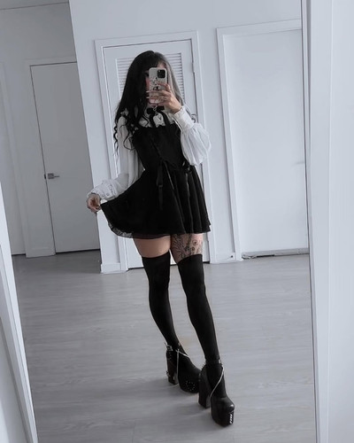 throw on your dress and put on your doll faces 🖤 black dress and shoes from @dollskill #dollskill #a.jpg