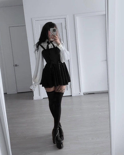 throw on your dress and put on your doll faces 🖤 black dress and shoes from @dollskill #dollskill #a.jpg