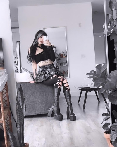 just on the horizon ☀️ repost sorry lol use code kittenxx25 to get 25% off ) from @nevstudiostreetwe.jpg