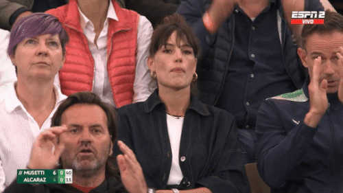ezgif 11a6994e4ba214.gif