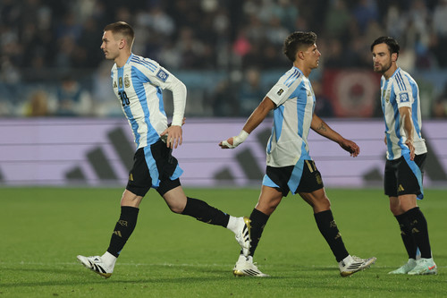 Argentina's forward #20 Franco Mastantuono (L) enters the 2026 FIFA World Cup South American qualifi.jpg