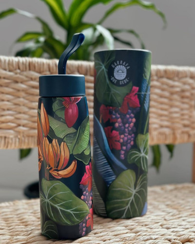 Garrafa Farm Que Sede Banana Uva 500 Ml Feminina.jpg