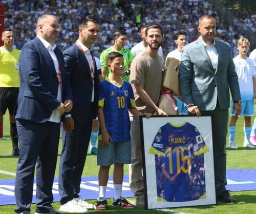 504962968 122202728762123108 6718035747496615552 n.jpg?stp=dst jpg s600x600 tt6& nc cat=103&ccb=1 7&.jpg