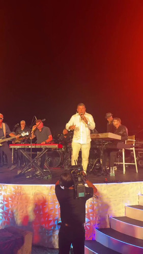 fH9 rahgqKiE5F6U.jpg