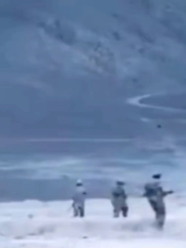 d 8i1fEuxIhDeTHH.jpg