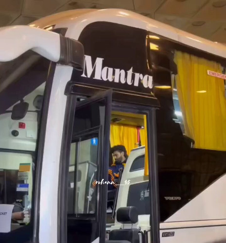 y PzCm9i lYu0IR0.jpg