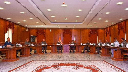 GstR MpawAAXmfK.jpg
