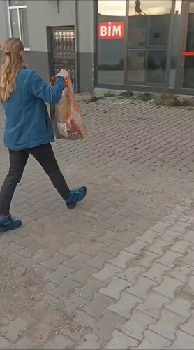 EK681Txn0FoOZAoe.jpg