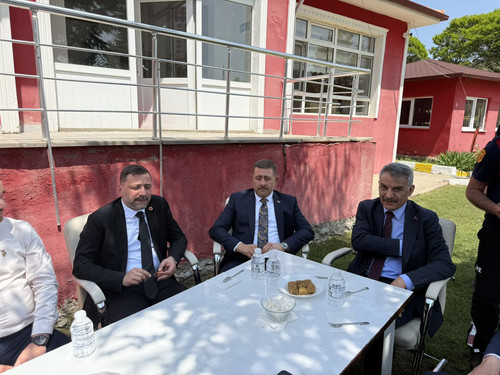 Gs1kVziXQAADeH8.jpg
