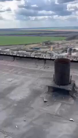 hI1L3diPqU nSkR6.jpg