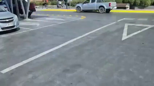 4L Tuy6cKBMze32Z.jpg