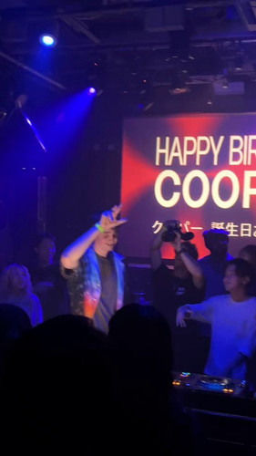 5GEySsR XcGg DG3.jpg