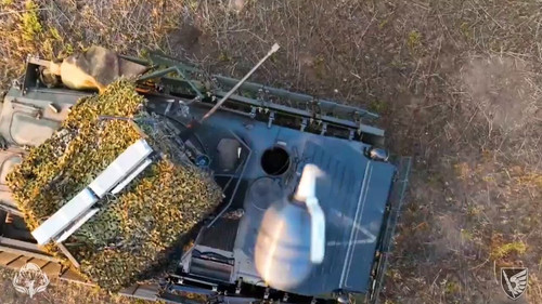 dlDoFw4qEEytY3 V.jpg