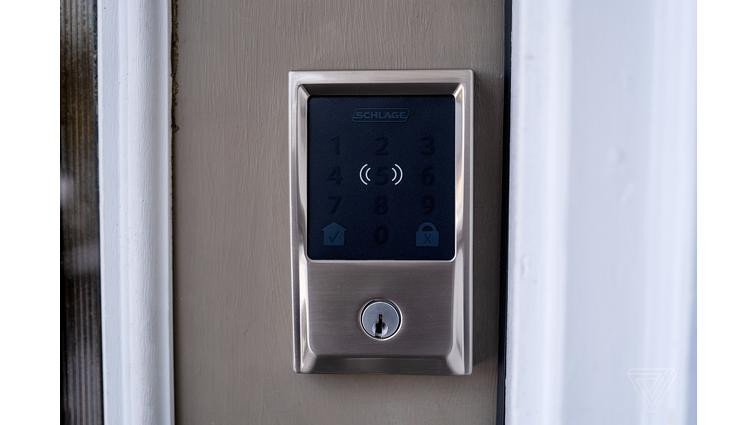 None A close up of a touchscreen door lock