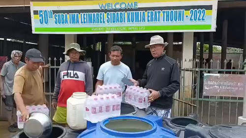 f2V2XXV 6aVxuK8b.jpg