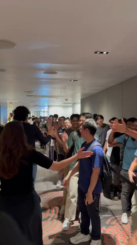 TacIQr5eZk iVha2.jpg