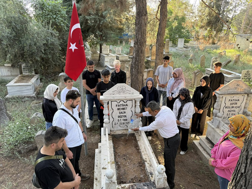 Gs3UuSpXQAAHkHp.jpg