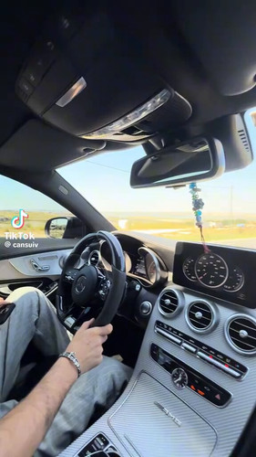 QG1fekZFWBx o BQ.jpg