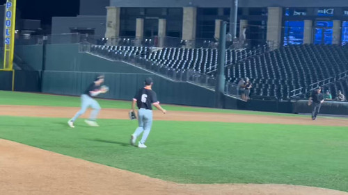 wDOAX49I2 Z7oNn4.jpg