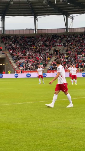 DX7nk mB3dGajeWw.jpg