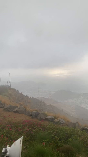 uOr kH0P02iik375.jpg