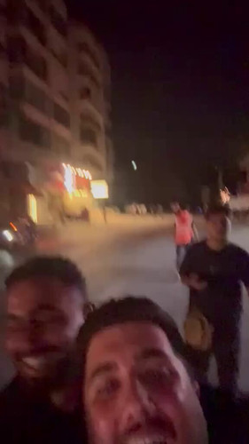 YnDc7BvZtSA4XStl.jpg