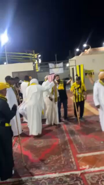 QA uM5zseqy1 bhk.jpg
