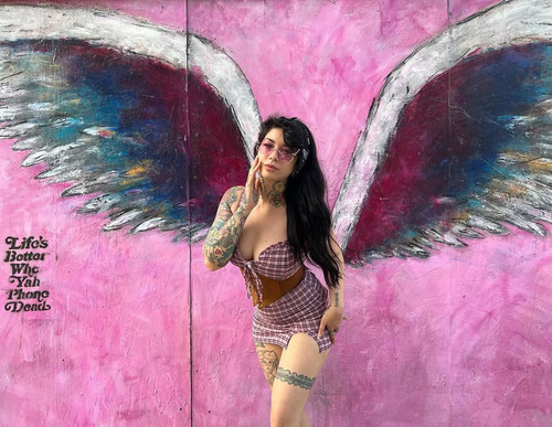 PINK EVERYWHERE #alerosebunny #losangeles (1)