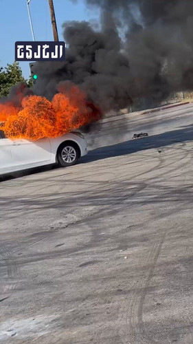 hY Bd5UpS1 ev5 f.jpg