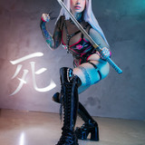 AKATSUKI TIME Niente coniglietti pasquali ma una Bunny ninja con katana affilata negli scatti di @gi