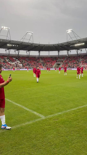 Xn4potNww Nbohxi.jpg