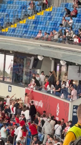 Pwf0PF4jTnsY BbJ.jpg