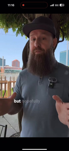 jyvvOn3h9TSZSb2C.jpg
