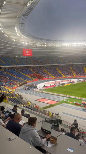 rit6lf1C C2n1g Y.jpg