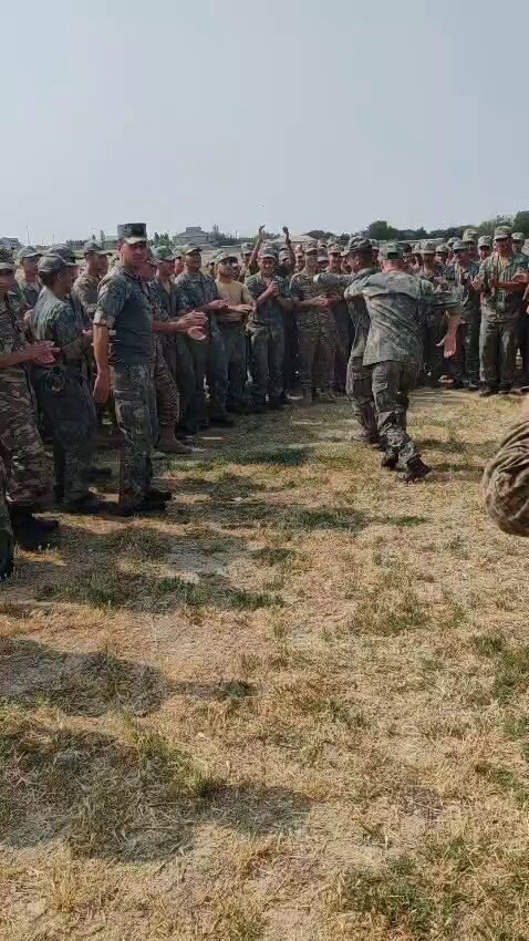 Ev en DqUEOHmFav.jpg