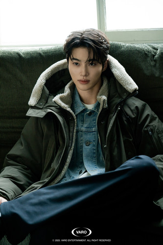 weverse 4 309275178.jpg