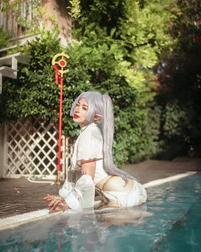 WATER FRIEREN 🦆 quale tra queste foto preferiteIo assolutamente sempre e solo con i cosplay sobri e 