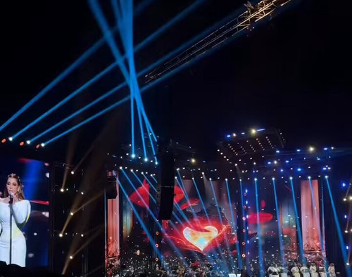 BAPh AFdmBYTS9FN.jpg