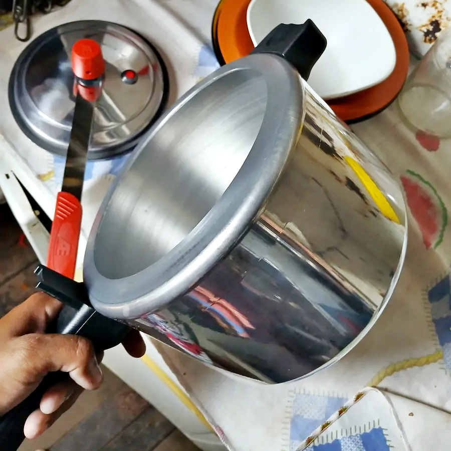 Panela De Pressão 4,5 Litros Antiaderente Polida/inox