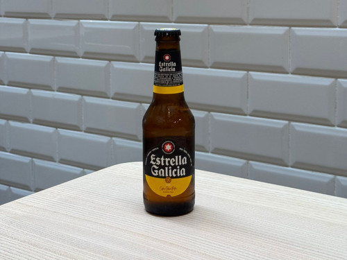 Estrella Beer bottle.jpg
