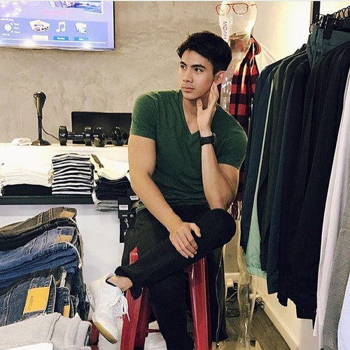 hothunk vietnam 30855310 240901496647812 8111360460814548992 n.jpg