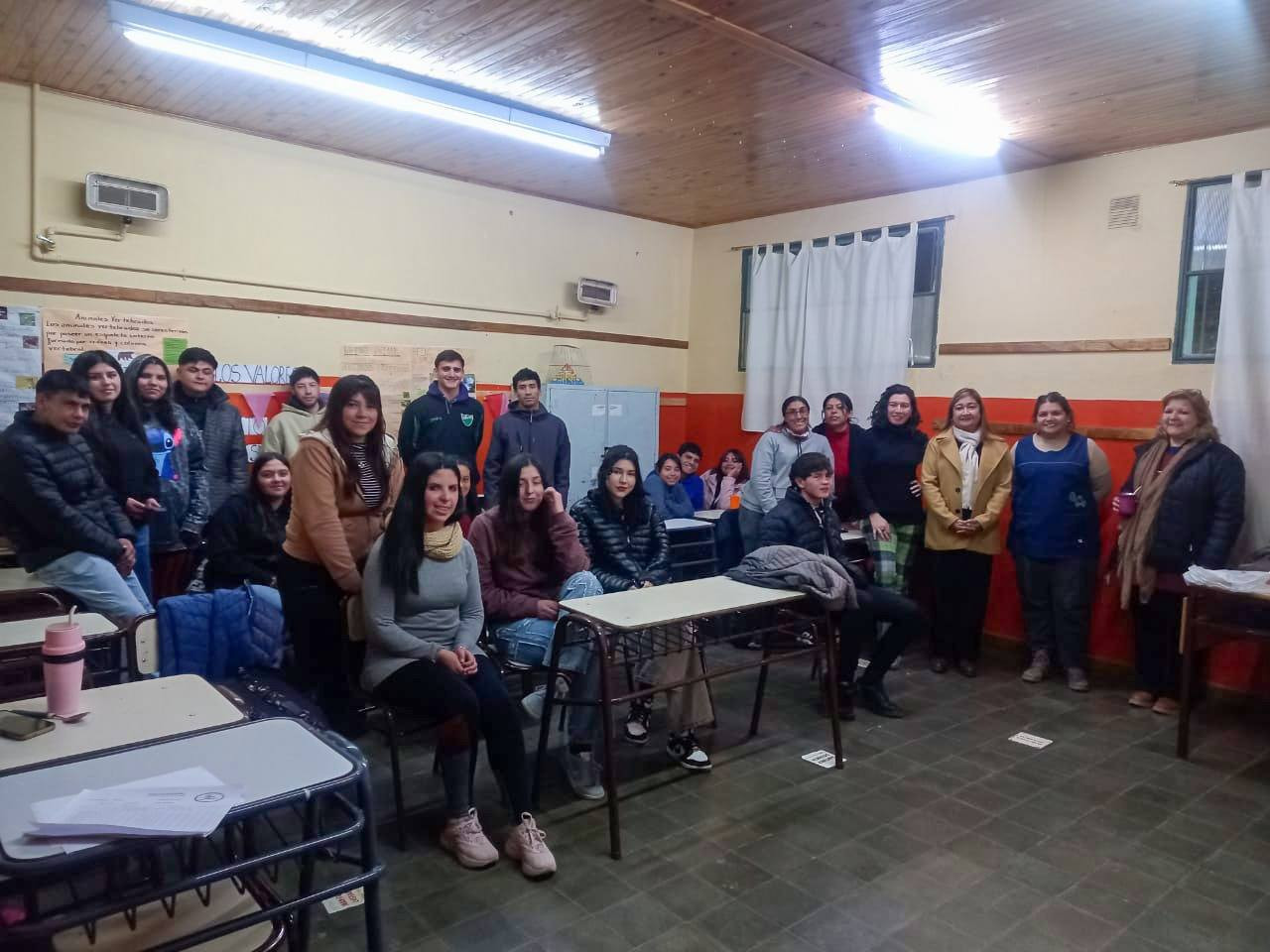 El equipo del Área Mujer, Género y Diversidad. de la Secretaría de Acción Social,de la Municipalidad de Iglesia, realizó una charla en el CENS Cordillera de los Andes, donde se trabajó la temática de «Violencias en las relaciones interpersonales».