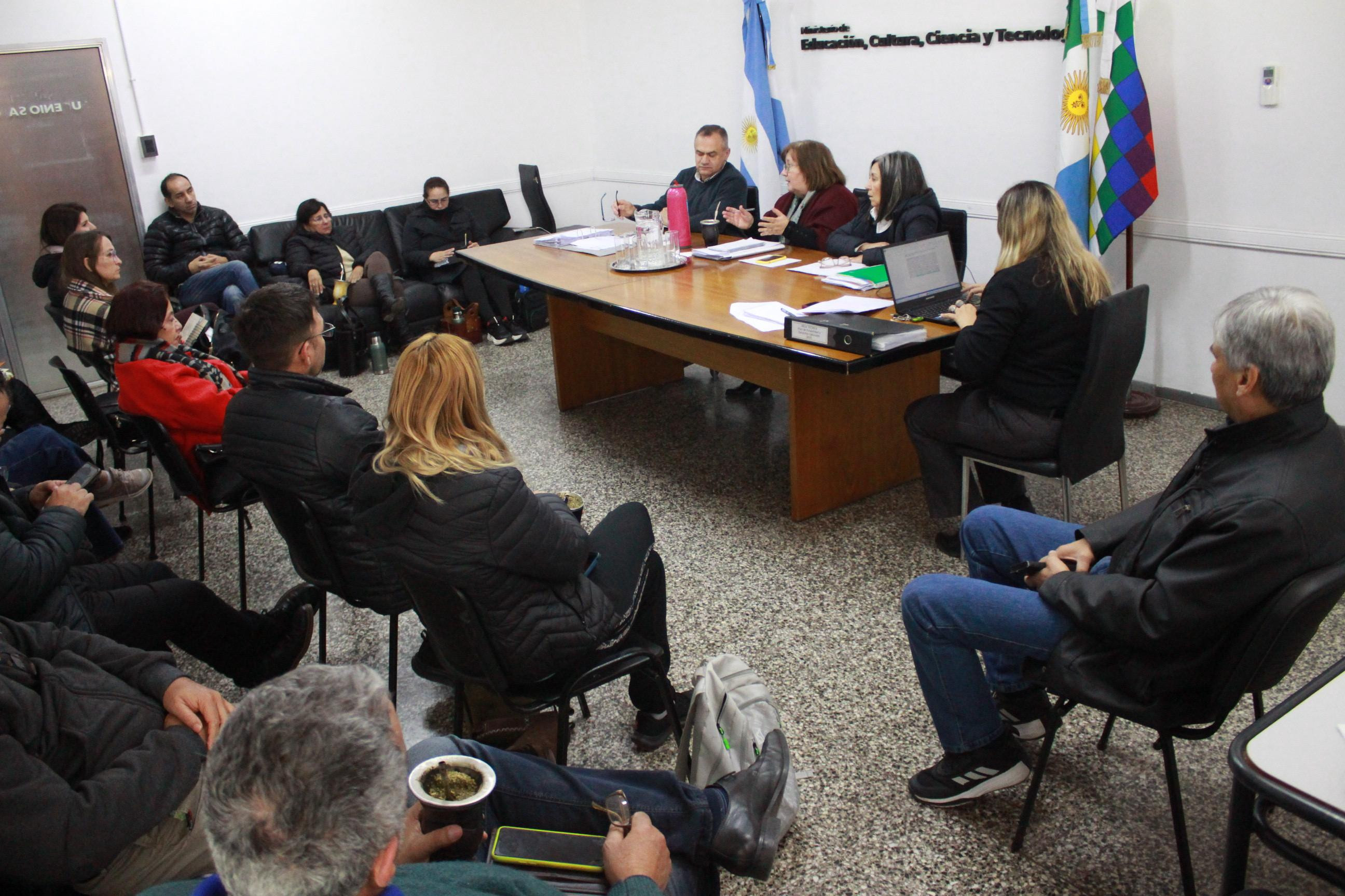 ESTABILIDAD LABORAL DOCENTE: CONCLUYÓ EL PROCESO DE TITULARIZACIÓN EN NIVEL SUPERIOR