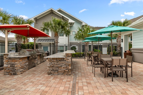 C244000 Luxe At Lakewood Ranch PoolGrill1 1.jpg