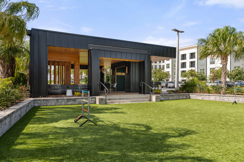 C244230 TheMenlo ExteriorLounge3 1.jpg